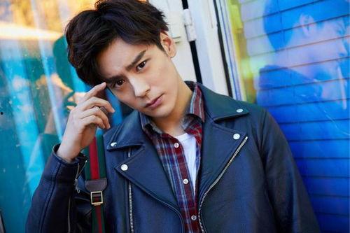 魏哲鸣疑似新恋情爆料视频,新欢疑为神秘美女，甜蜜互动引网友热议